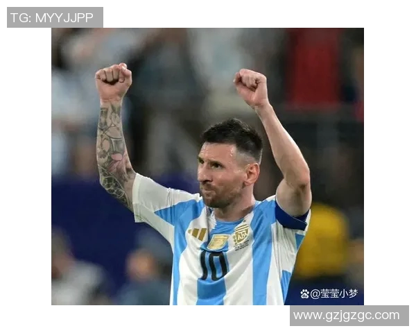 白色头发的足球明星们在国际赛场上的风采与传奇故事